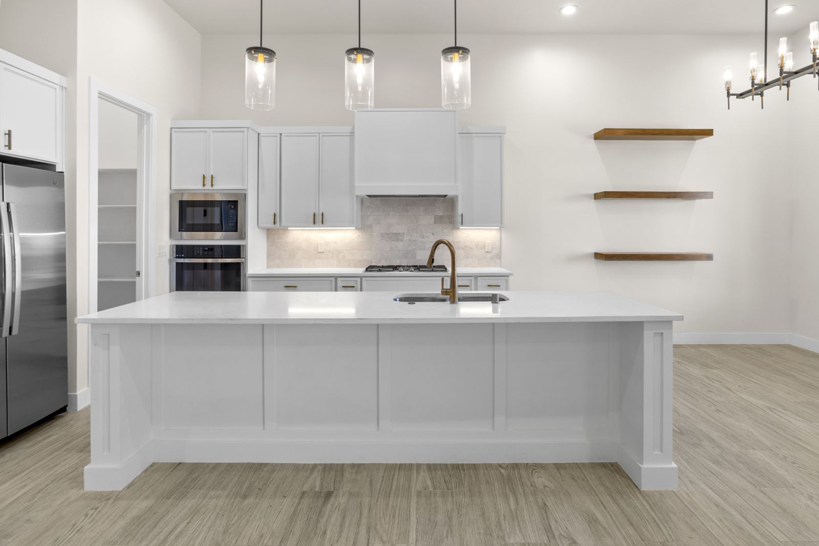 Luxury new-construction kitchen in El Paso